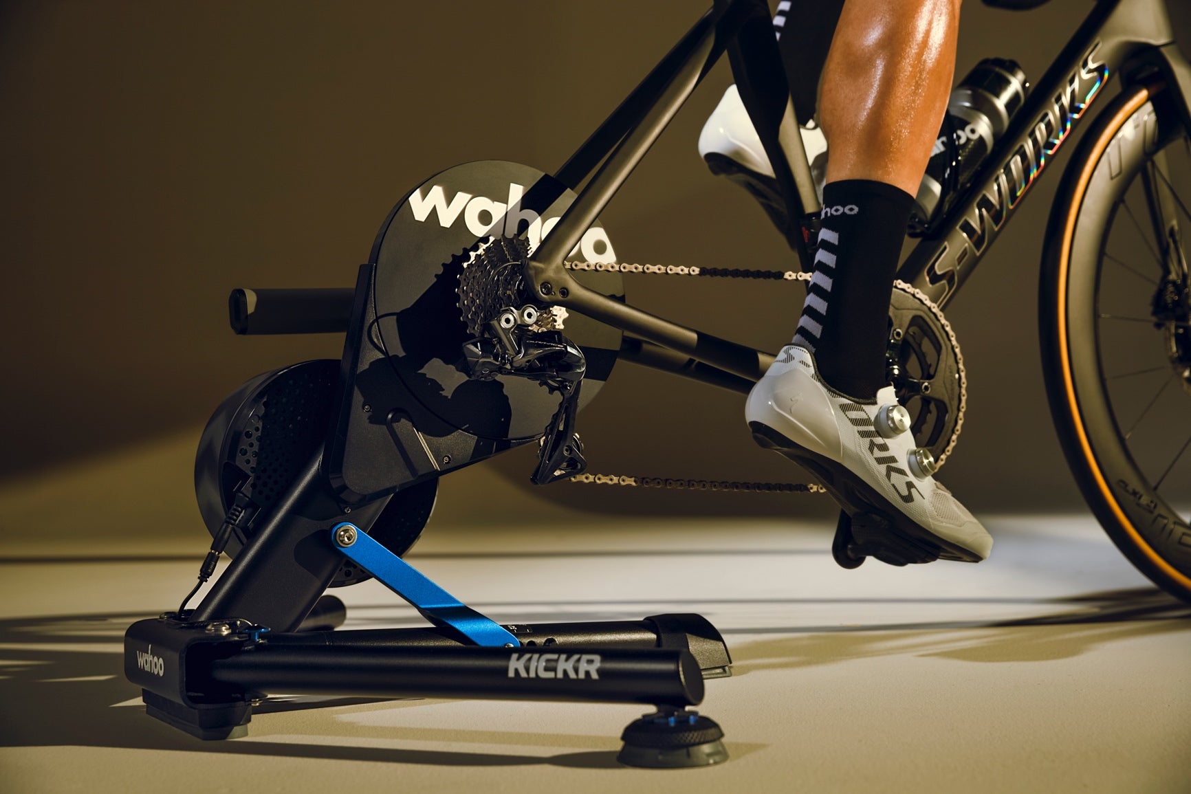 Wahoo發佈迄今為止最準確的KICKR  第五代智能騎行台提升了準確度、易用性和騎行感